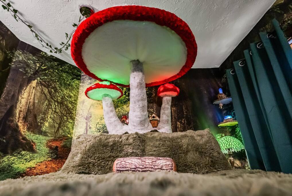 Cliff House Lodge And Hot Tub Cottages Моррисон Экстерьер фото