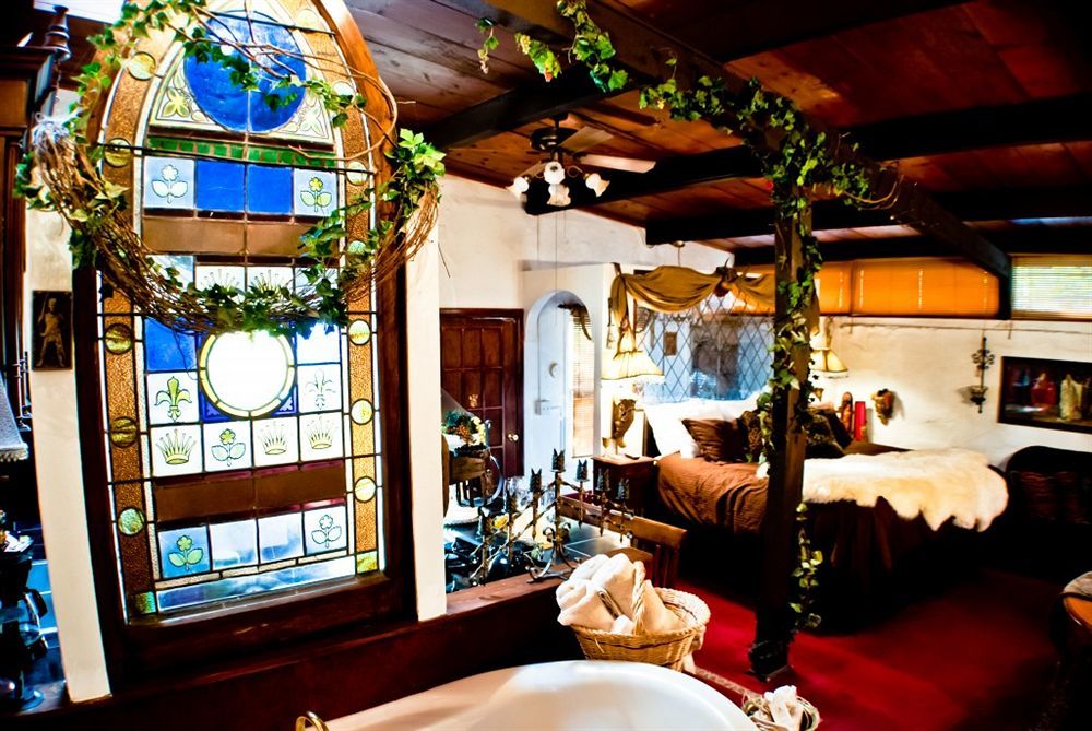 Cliff House Lodge And Hot Tub Cottages Моррисон Экстерьер фото