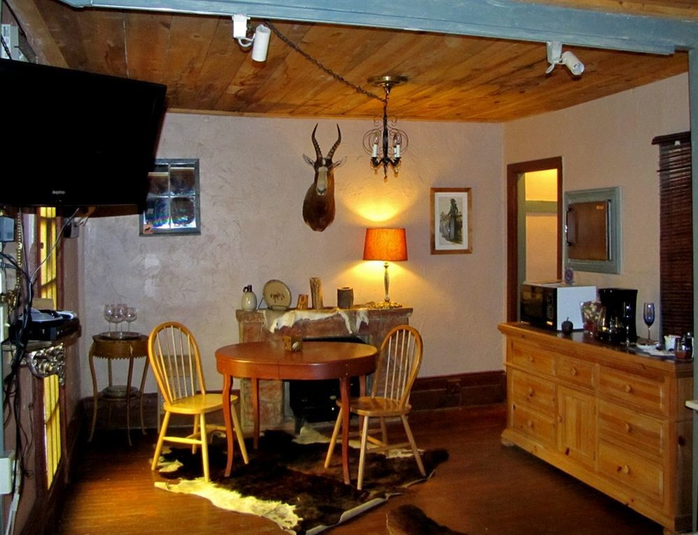 Cliff House Lodge And Hot Tub Cottages Моррисон Экстерьер фото