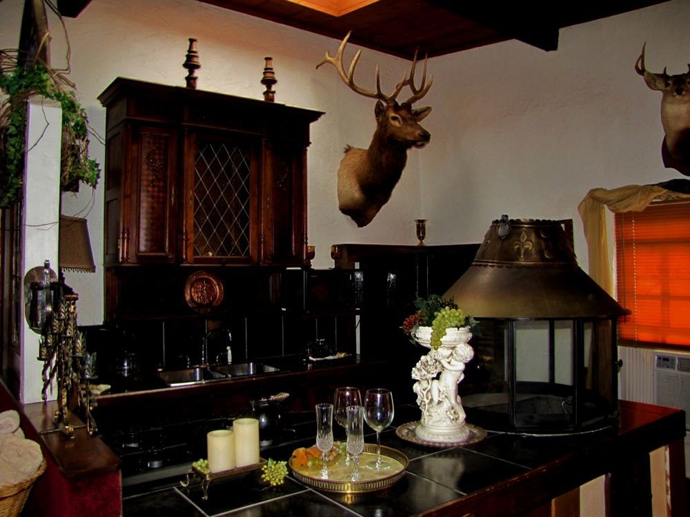 Cliff House Lodge And Hot Tub Cottages Моррисон Экстерьер фото